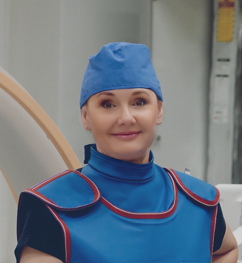 Dr Małgorzata Misiaj - anestezjolog z Kliniki Flebologii. Stoi przed zabiegiem założeniu portu naczyniowego.